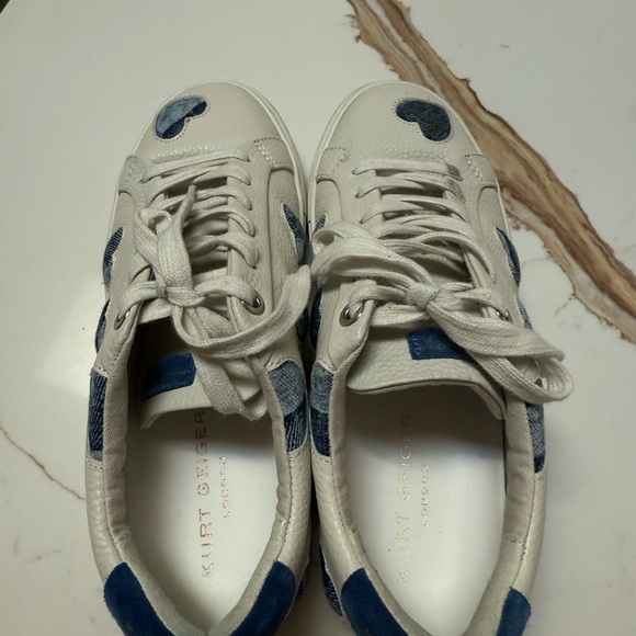 White Sneakers with Blue Heart Accents Kurt Geiger ! - Picture 4 of 6